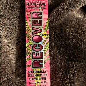 Onyx Recovery Aid Bath Bombs - Pink and Green